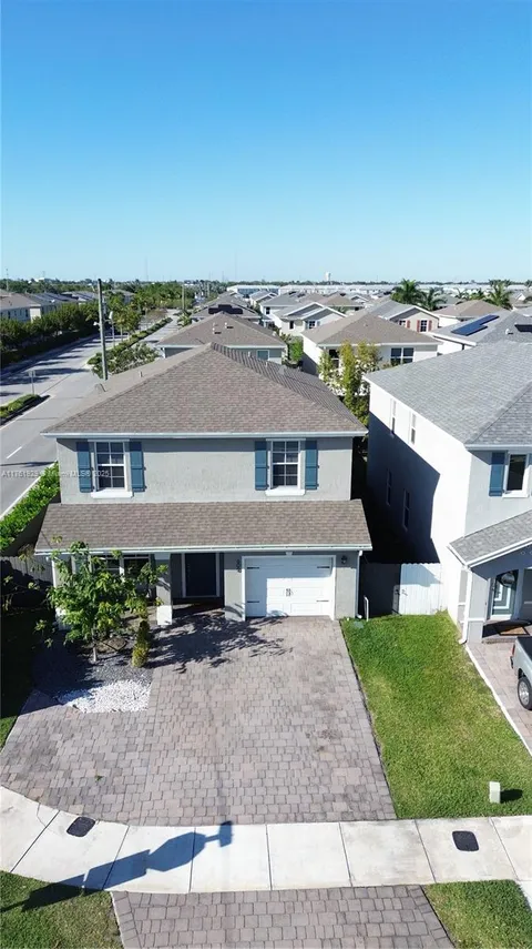 600 NE 4th Ter, Florida City, FL MLS: A11761929