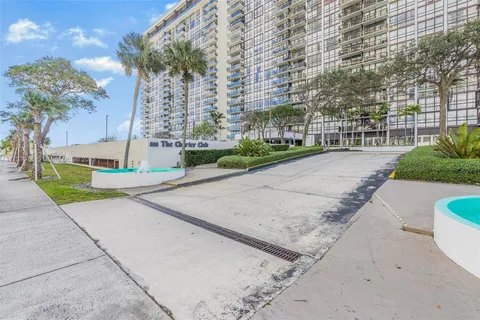600 NE 36th St Unit 414, Miami, FL 33137 - MLS#: A11737976