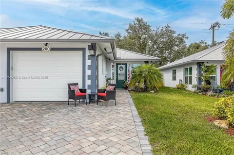 200 Village Cir Unit 21, La Belle, FL MLS: A11758283