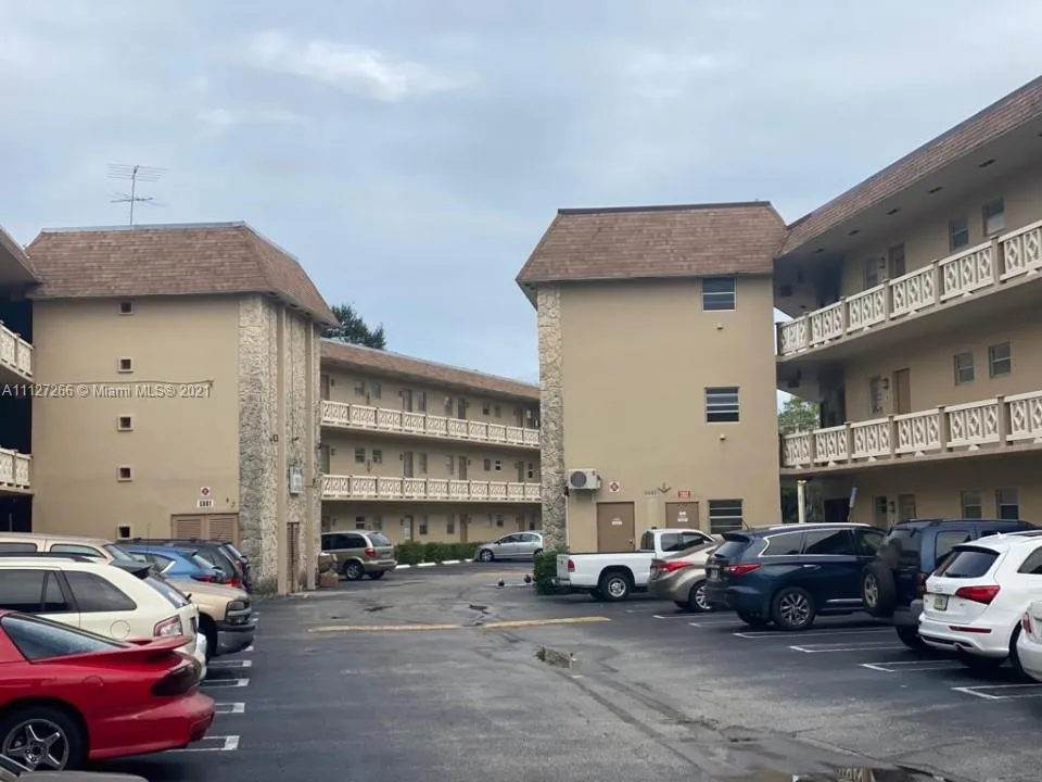 5061 W Oakland Park Blvd 201  