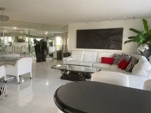 19101 NE 36th Ct Unit 807, Aventura, FL MLS: A11785786