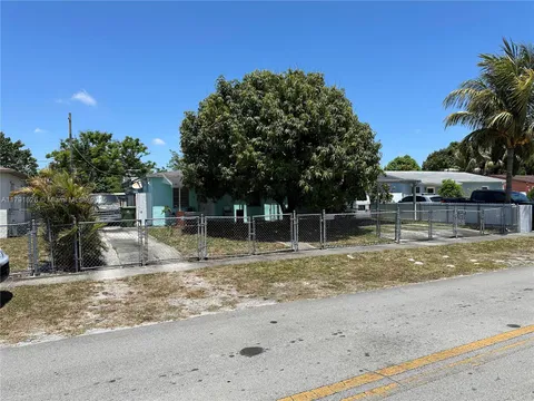 911 E 39th Pl, Hialeah, FL MLS: A11791626