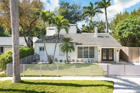 32 SW 23rd Rd, Miami, FL 33129 - MLS#: A11764936