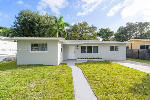 330 NE 164th St, Miami, FL 33162 - MLS#: A11754714