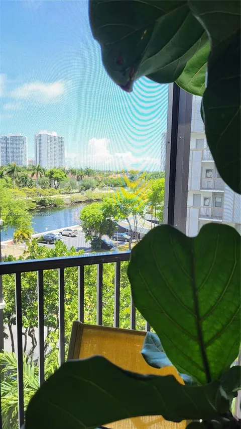 3475 E Country Club Dr Unit 614, Aventura, FL MLS: A11797853
