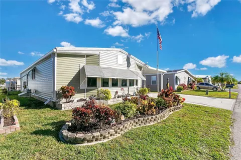 6624 Westchester Drive NE, Winter Haven, FL MLS: A11705099