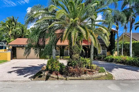 7345 N Oakmont Dr, Hialeah, FL 33015 - MLS#: A11799908
