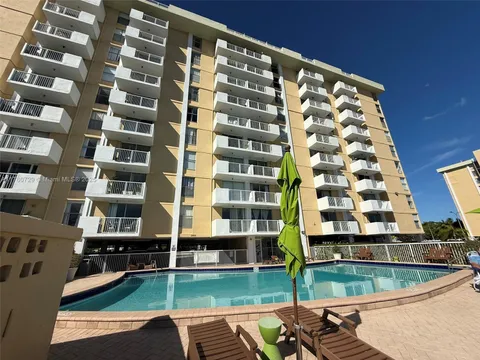 2000 NE 135th St Unit 309, North Miami, FL MLS: A11760729
