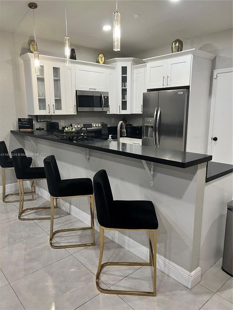 933 NW 2nd Ave, Fort Lauderdale, FL 33311 - MLS#: A11450228