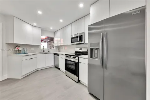 1750 W 46th St Unit 433, Hialeah, FL MLS: A11790570