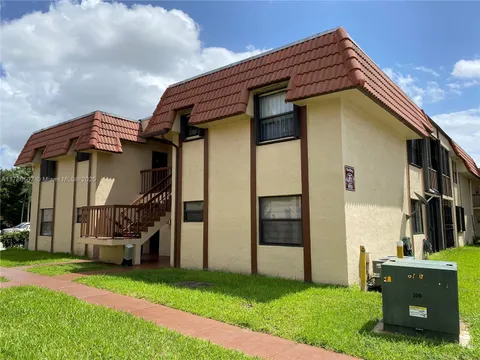 6555 W 26th Dr Unit 13-35, Hialeah, FL MLS: A11786507