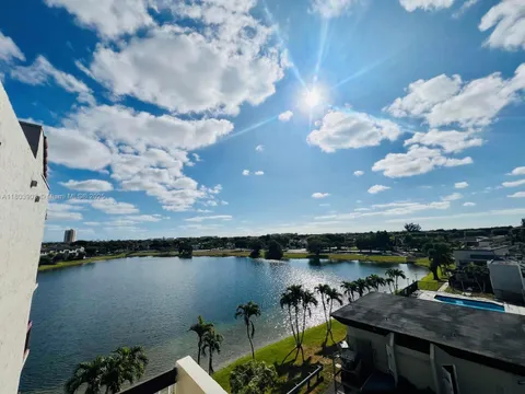 10290 NW 9th St Cir Unit 512, Miami, FL MLS: A11803903