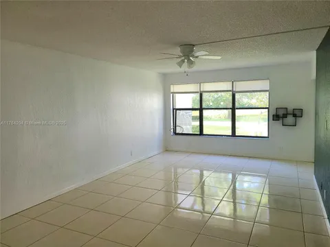 2318 S Cypress Bend Dr Unit 223, Pompano Beach, FL MLS: A11764204