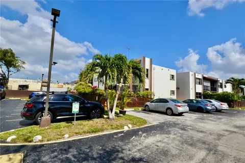 571 NW 107th Ave Unit 203, Miami, FL MLS: A11767845