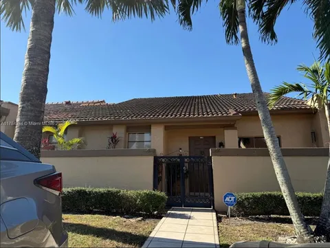 6638 NW 180th Ter, Hialeah, FL MLS: A11784384