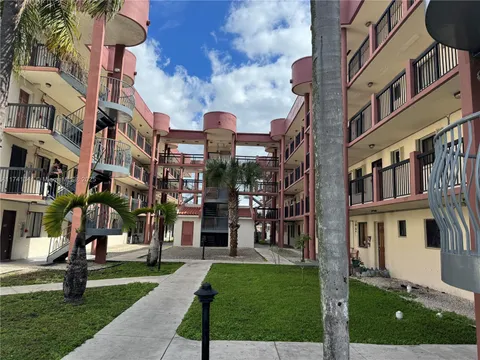 5420 W 21st Ct Unit 411, Hialeah, FL MLS: A11741341