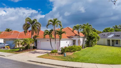 8835 S Lake Park Cir S, Davie, FL MLS: A11741795