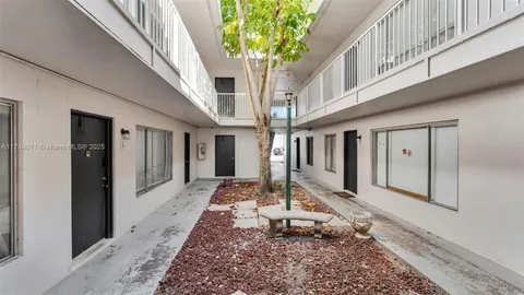 1830 Maravilla Ave Unit 105, Fort Myers, FL MLS: A11746071