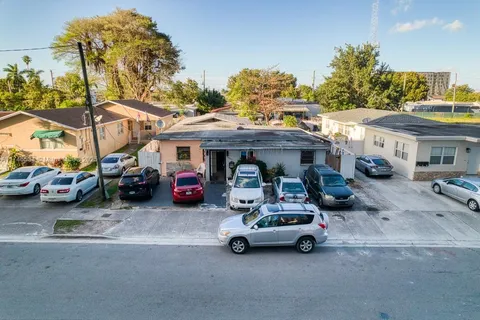 10955 SW 7th St, Sweetwater, FL MLS: A11746534