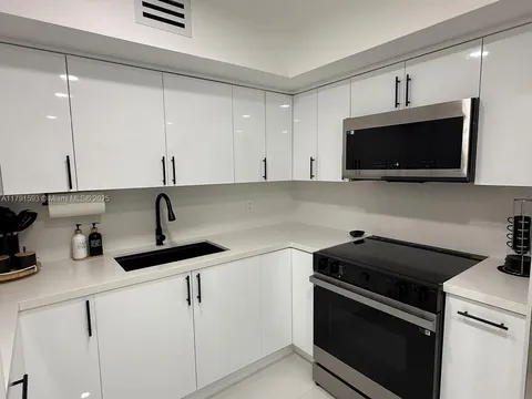 6070 W 19th Ave Unit 107, Hialeah, FL MLS: A11791593