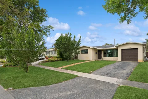 2140 N 55th Ave, Hollywood, FL MLS: A11762750
