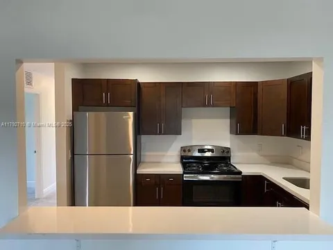 275 Sabur Ln Unit 2, Opa-Locka, FL MLS: A11792710