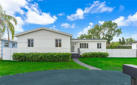 8300 SW 30th St, Miami, FL 33155 - MLS#: A11763048