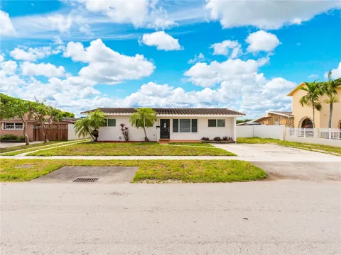 820 W 54th St, Hialeah, FL 33012 - MLS#: A11779584