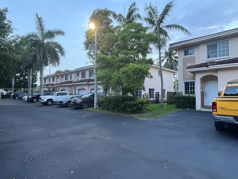 723 SW 6th St Unit 4, Hallandale Beach, FL 33009 - MLS#: A11722171