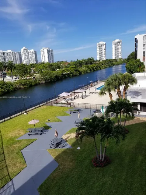 3401 N Country Club Dr Unit 211, Aventura, FL MLS: A11770955