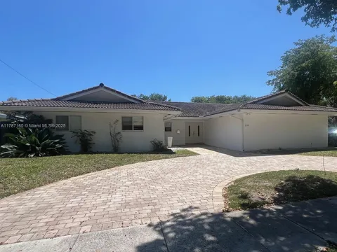 2210 NE 202nd St, Miami, FL MLS: A11787160