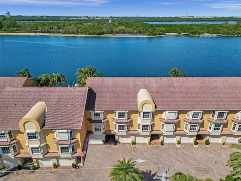 4212 N Ocean Dr, Hollywood, FL MLS: A11540105