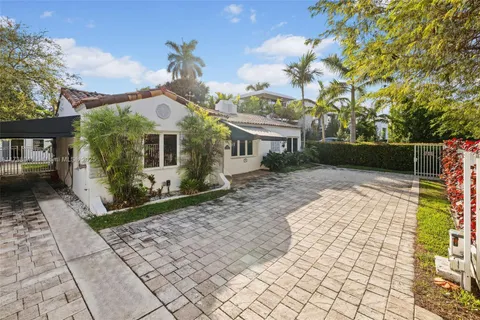 1050 W 47th St, Miami Beach, FL 33140 - MLS#: A11738048