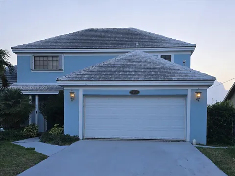 320 SE 12th Ave, Pompano Beach, FL MLS: A11766339