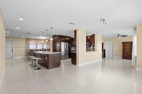 215 SE 3rd Ave Unit 501C, Hallandale Beach, FL MLS: A11709767