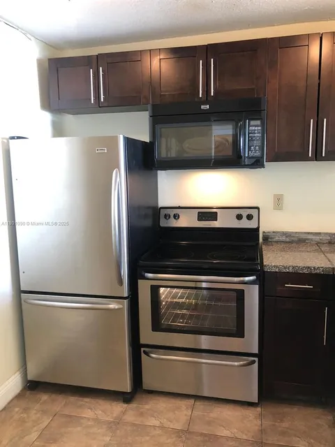 492 NW 165th St Rd Unit C514, Miami, FL MLS: A11801090