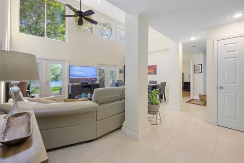 11235 Lakeview Dr Unit 13-D, Coral Springs, FL MLS: A11800652
