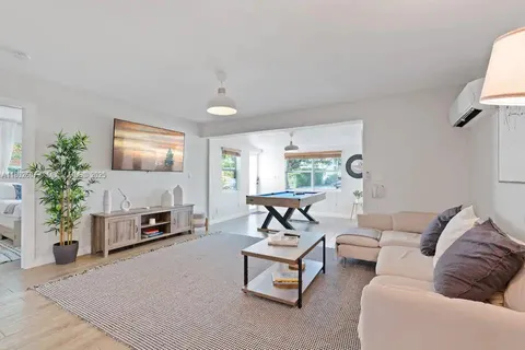 300 SW 23rd St Unit 2, Fort Lauderdale, FL MLS: A11802607