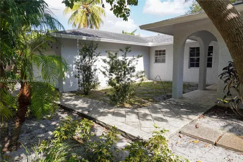1735 SW 25th Ave, Fort Lauderdale, FL MLS: A11788279