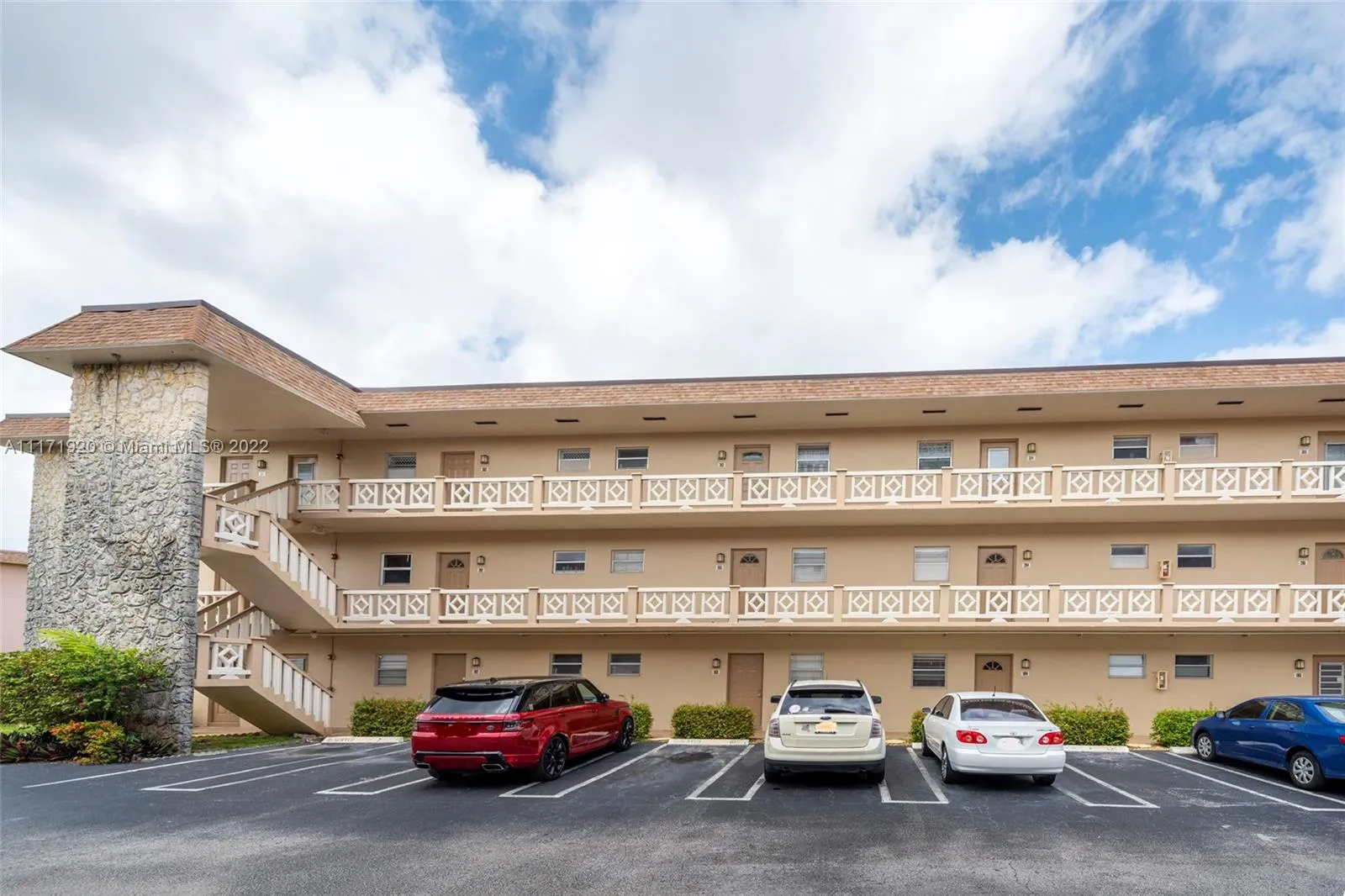 5061 W Oakland Park Blvd Unit 303  