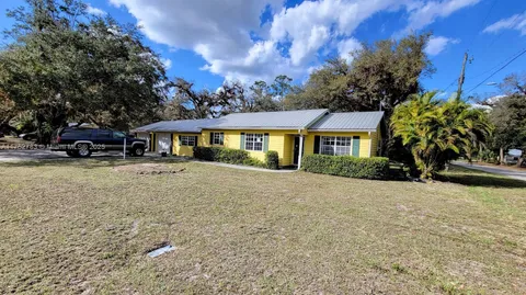 260 Fraser Ave, La Belle, FL MLS: A11752783