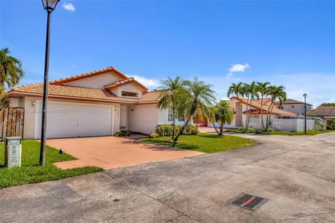 19045 NW 85th Ct, Hialeah, FL 33015 - MLS#: A11754719