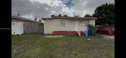 2760 NW 11th Ct, Fort Lauderdale, FL 33311 - MLS#: A11754742