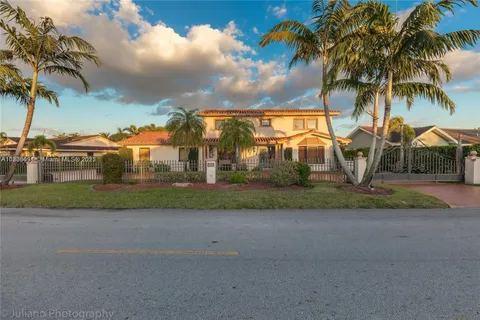 19701 W Oakmont Dr, Hialeah, FL MLS: A11805491