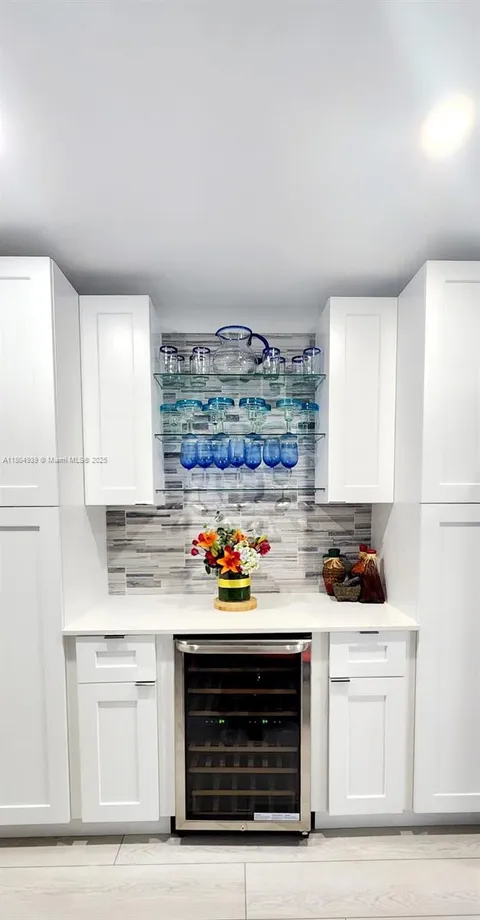 17324 NW 74th Ave Unit 102, Hialeah, FL MLS: A11804939