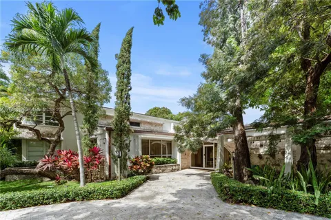 3738 Pine Tree Dr, Miami Beach, FL MLS: A11758038