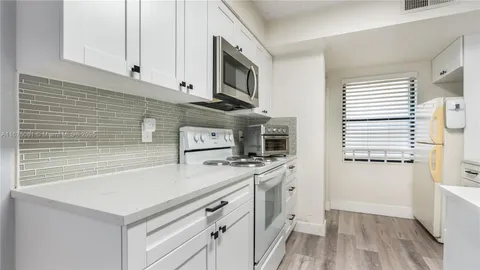 9999 Summerbreeze Dr Unit 211, Sunrise, FL 33322 - MLS#: A11675061