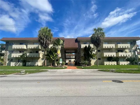 7505 SW 82 St Unit 301, Miami, FL MLS: A11760468