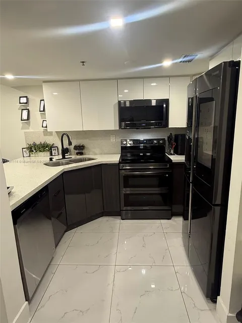 55 E 4th St Unit 204, Hialeah, FL MLS: A11791114