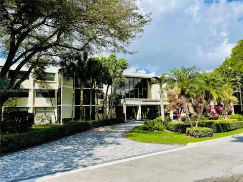 16500 Golf Club Rd Unit 101, Weston, FL 33326 - MLS#: A11710925